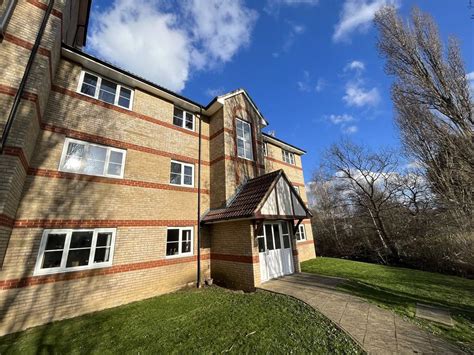 Bed Flat For Sale In Thistle Court Cumberland Place Catford London