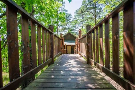 13 Best Eureka Springs Treehouse Cabins, Arkansas 2023 - Top Treehouses