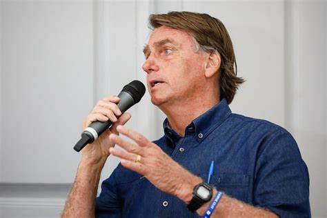 Bolsonaro diz ao Supremo que vai ficar em silêncio na PF Folha PE