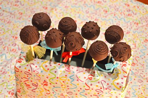 Birthday Cake Pops – HCakes