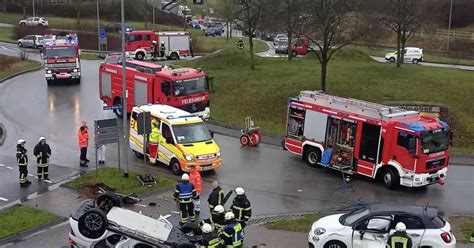 Unfall Am Bubenhauser Kreisel Hyundai Bleibt Auf Dem Dach Liegen