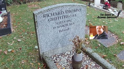 Richard Griffiths We Visit The Grave Of Harry Potter Actor Richard