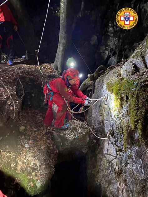 Speleologa Bloccata In Grotta Nel Varesotto Recuperata Nella Notte FOTO