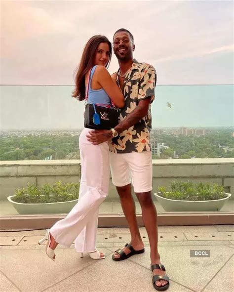 Hardik Pandya And Wife Natasa Stankovics Pictures Go Viral After Gujarat Titans Win Ipl 2022