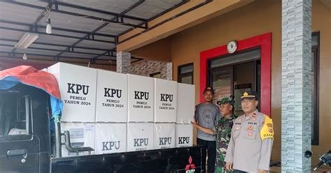 Selesai Pemungutan Suara Di TPS Seluruh Petugas Pam TPS Kawal Kotak