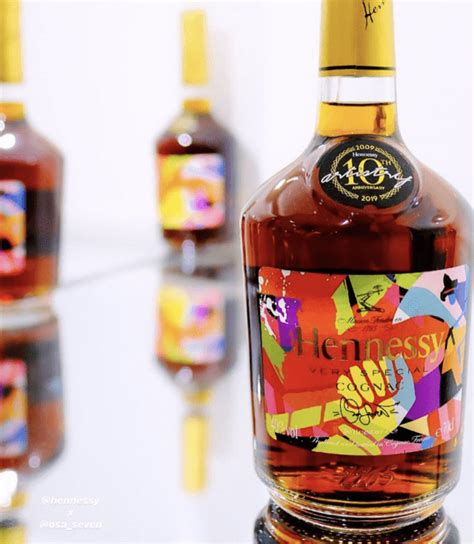 Hennessy Bottle – Inscribe Art