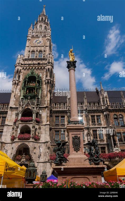 Munich Marienplatz Rathaus Frauenkirche Hi Res Stock Photography And