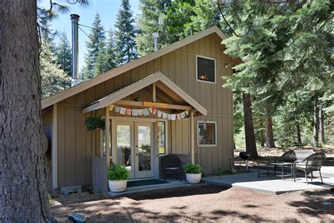 Beautiful Private Shasta Home With Hot Tub Cabins For Rent In Mount