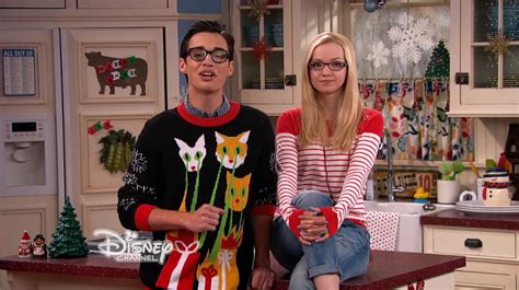 Liv And Maddie Sneak Peek See A Rooney Christmas Tradition And