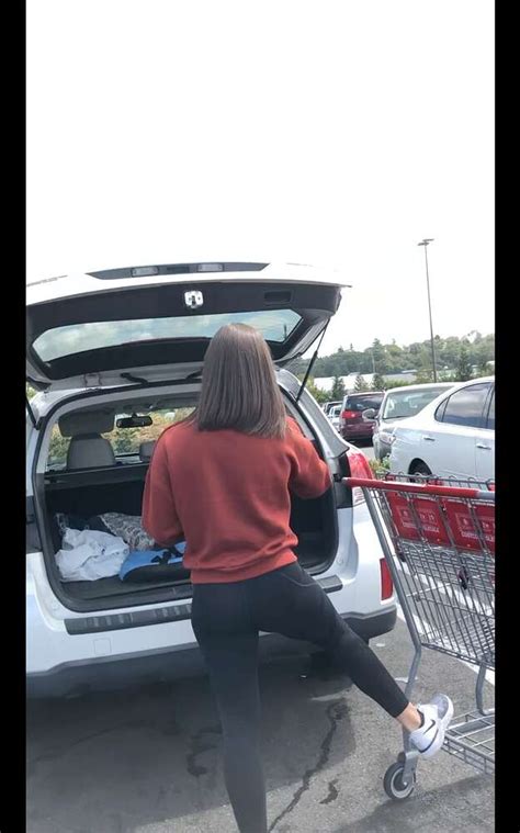 Brunette Doing Some Grocery Shopping With Her Yoga Pants On Spandex Leggings Yoga Pants Forum