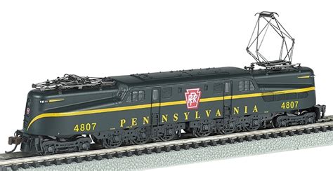 Bachmann N Scale Gg1 And Lighted Passenger Cars