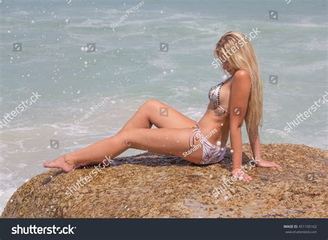 Sexy Blonde Woman Bikini Sitting On 스톡 사진 Shutterstock