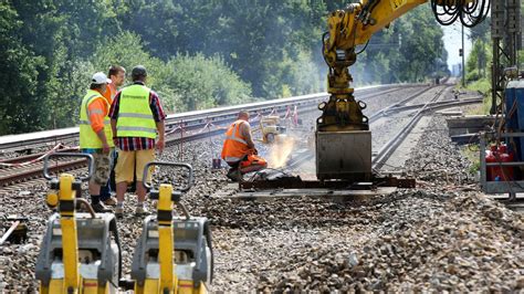 Im Hvv Gebiet S Bahn Strecke Zwischen Harburg Und Neugraben Zwei