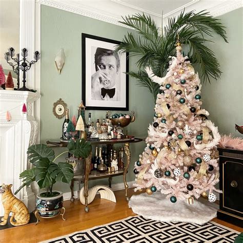 33+ Spectacular Pink Christmas Decorations Ideas