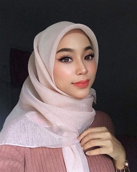 Pin On Instagram Hijab Fashionista Girl Hijab Muslim Women Fashion