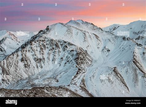 Alatau gebirge -Fotos und -Bildmaterial in hoher Auflösung – Alamy