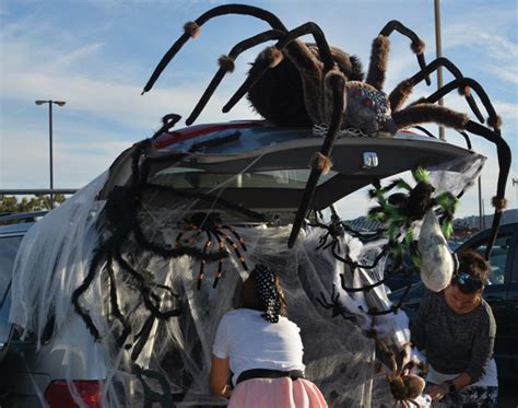 Haloween Trunk Or Treat High Desert Warrior Ft Irwin