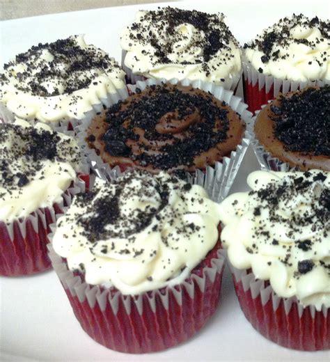 First Time Mommy: Red Velvet Oreo Cupcakes