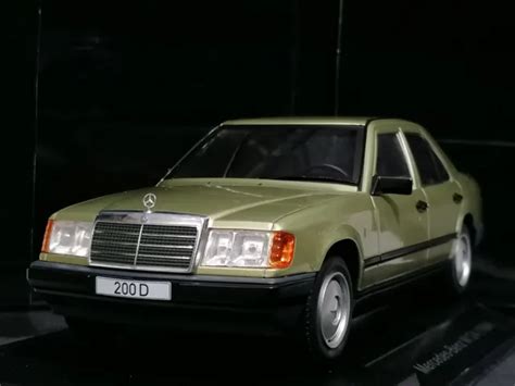 1 18 SCALE MERCEDES BENZ 200D W124 E CLASS MCG 18205 Modelcar EUR 65 00