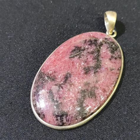 Pendentif Rhodonite Lithoth Rapie Dans Les Yeux De Gaia