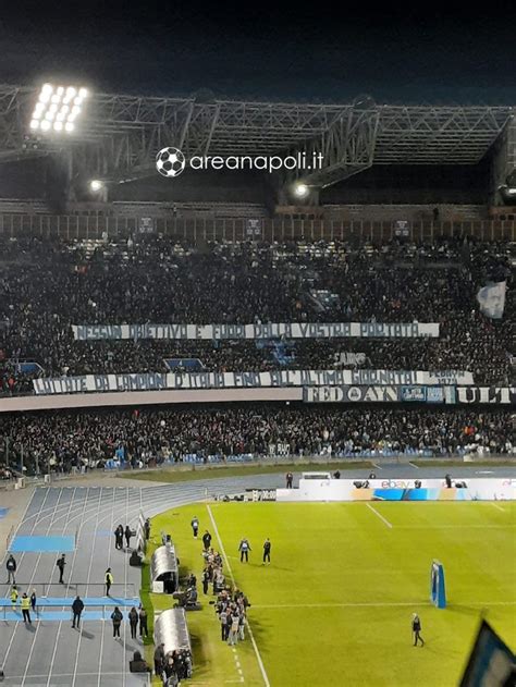 Striscione In Curva B Messaggio Per Mazzarri E I Giocatori Azzurri