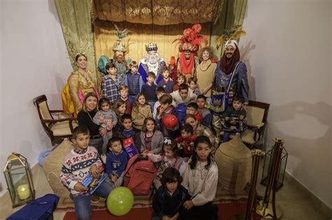 Todas Las Im Genes De Los Reyes Magos Recorriendo C Diz El De Enero