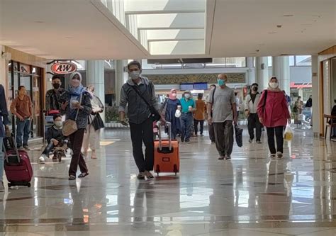 Penumpang Di Bandara Juanda Meningkat 18 Persen Saat Arus Balik Lebaran