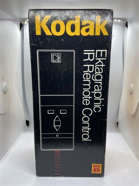 New Vintage Kodak Ektagraphic Carousel Projector Ir Remote Control