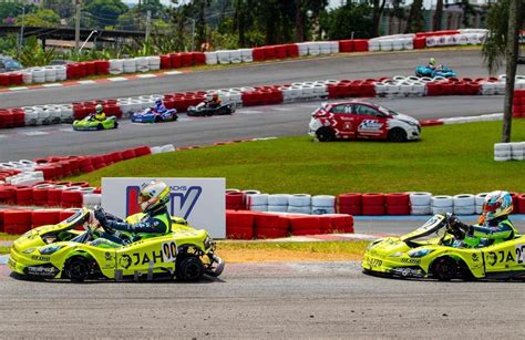 Chuva Artificial Foi A Novidade Nas Milhas De Kart Granja Viana