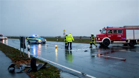 Vorfahrt Genommen Kleinbus Und Auto Prallen Zusammen Regionalheute De