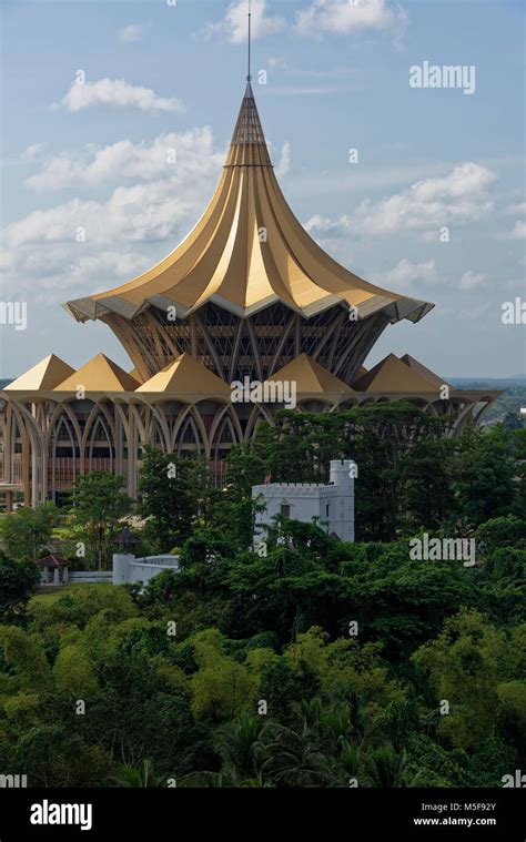 Bangunan Dewan Undangan Negeri Sarawak Baru The State Legislative