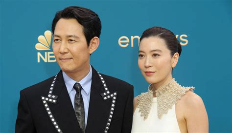 Lee Jung Jae Tampil Di Emmy Awards Gandeng Lim Se Ryung Sang