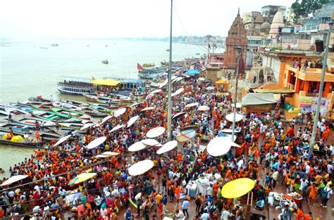 Varanasi : Devotees gather in large numbers at Dashashwamedh Ghat