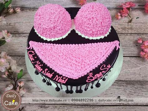 Bánh sinh nhật tạo hình bikini
