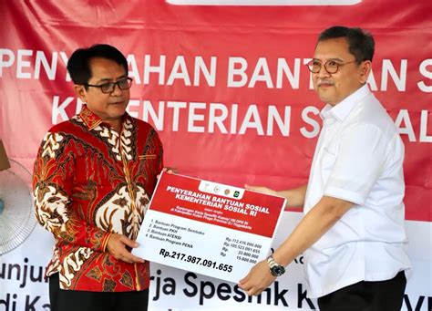 Kemensos Dan Komisi Viii Dpr Ri Salurkan Bantuan Sosial Atasi