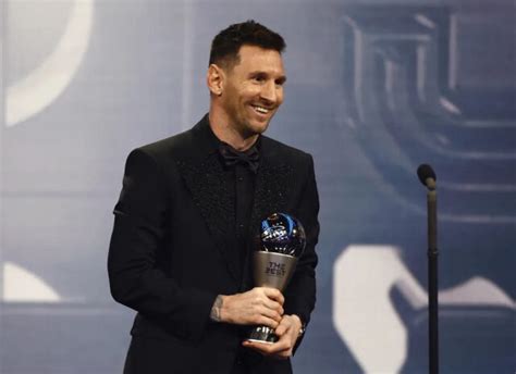 O Argentino Lionel Messi é eleito pela FIFA o melhor jogador do mundo