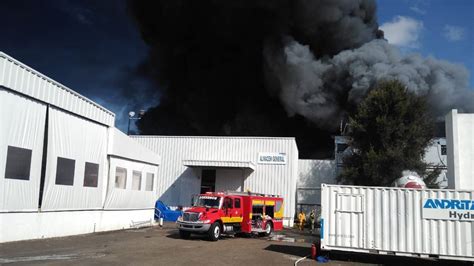 Incendio consume fábrica de plásticos y aceitera en Morelia El Financiero