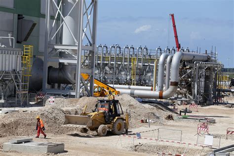 Azerbaijan starts gas exports to European market via TAP | Daily Sabah