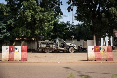 Au Burkina Faso La Confusion R Gne Apr S Un Putsch Militaire Des Tirs