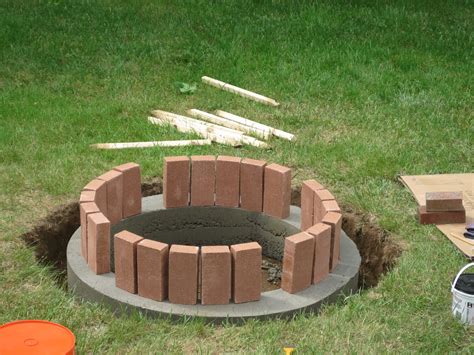 Brick Fire Pit Plans | FIREPLACE DESIGN IDEAS