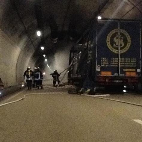 Lastwagen F Ngt Im Markusbergtunnel Feuer Luxemburger Wort