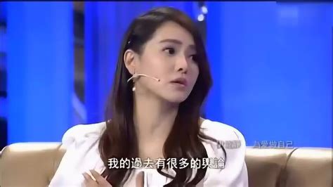 鲁豫专访伊能静伊能静的坐姿亮了鲁豫瞬间被比了下去腾讯视频