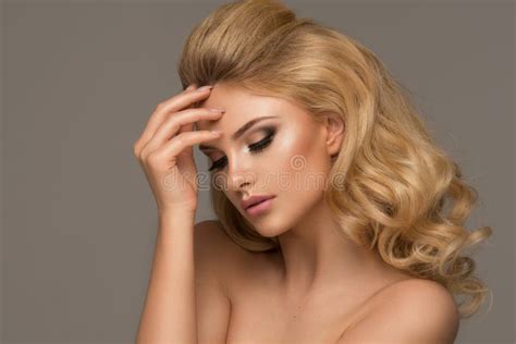 Glamorous Curvy Blonde Woman Stock Photo Image Of Fashion Curly