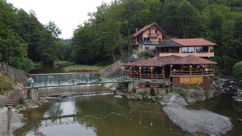 Izme U Ribnjaka I Restorana Mo E Se I Zaro Tiljat Na Rijeci Turiji