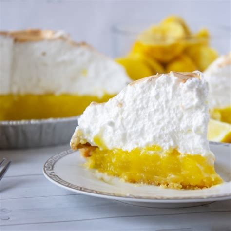 BEST Classic Lemon Meringue Pie - Tips & Tricks for Making an Easy Pie