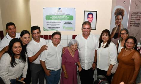 Prefeito George Clemente Inaugura A Primeira Escola Profissionalizante