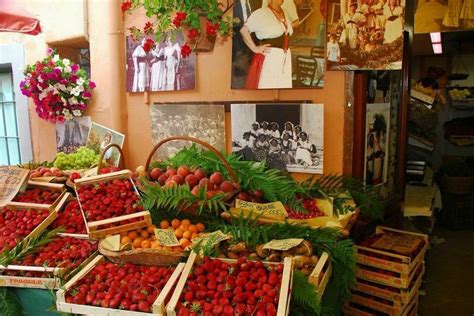 Sagra Delle Fragole E Mostra Dei Fiori A Nemi Al Via Il Giugno Il