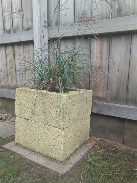 DIY concrete block planter | Crazy DIY Mom