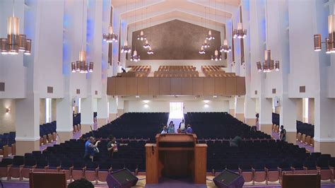 Paul Quinn College re-dedicates on-campus chapel after lengthy renovation | FOX 4 News Dallas ...