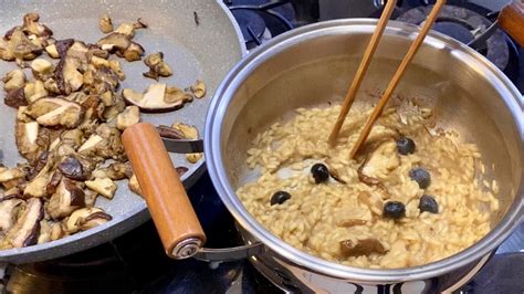 How To Cook Perfect Mushroom Risotto With Blueberries And Porcini Youtube